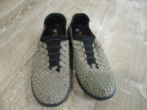 Bernie Mev New York (US 9.5) Victoria Gold Stretch Sneakers Lace Weave EUC - Picture 1 of 5