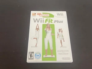 Wii Fit Plus Nintendo Wii komplett mit Handbuch 2009 - Bild 1 von 3