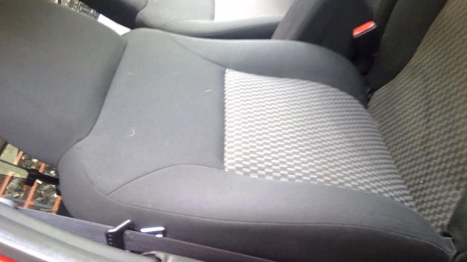 Passenger Front Seat Bucket And Bench Split Seat Fits 06-12 CANYON 5056936 - Image 1 of 4