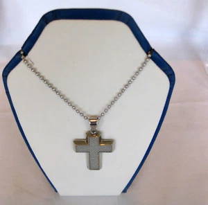 Cruz de fibra de carbono de acero inoxidable color plata con cadena de bolas de 22 pulgadas - Imagen 1 de 5