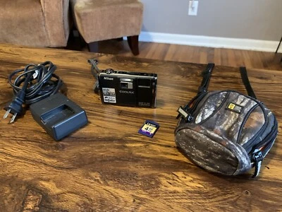 Nikon COOLPIX S1000pj 12.1 MP Digital Camera - WORKS BUT NEEDS REPAIR - Image 1 of 4