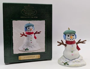 Snowman 2002 Hallmark Collector's Club Christmas Ornament - Picture 1 of 3