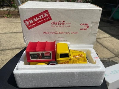 Danbury/Franklin mint 1:24 1935 Ford Coca-cola Delivery Truck Classic Model 118 - Image 1 of 4