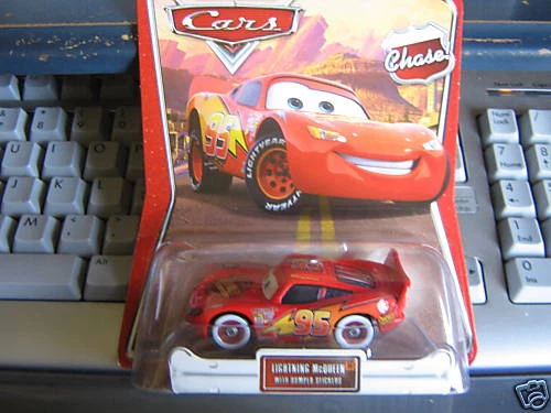 CARROS DISNEY PIXAR MCQUEEN CON PEGATINAS PARA PARACHOQUES COCHE DE PERSECUCIÓN Foto 1 de 1