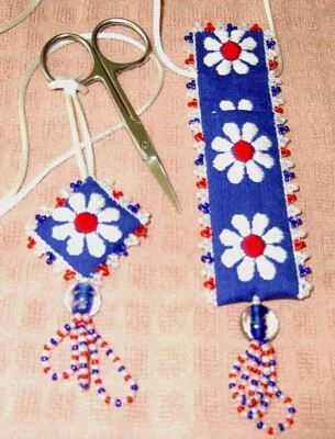White Daisy On Navy Beaded Ribbon Scissor Case & Pincushion W/ Scissor - NEW - Image 1 of 3