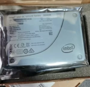Intel SSD S3520 960GB U.2 Series DC SATA Solid State Drive (SSDSC2BB960G7) - Picture 1 of 1