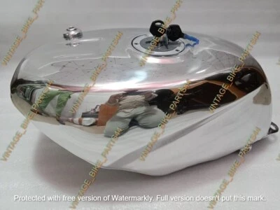 Suzuki RGV250 VJ21 1988-1989 Aluminum Polished Gas Fuel Petrol Tank with Cap - Image 1 of 4