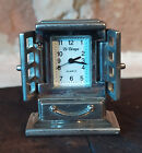 Horloge miniature pendulette pendule métal vintage Le Temps forme de meuble