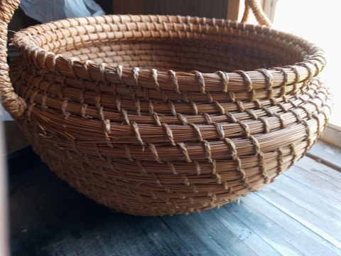 Vintage Pine Needles Basket. Handmade Folk Art. 15" X 9" Cover