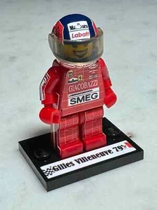 Minifigure Gilles Villeneuve 1979 suit red Ferrari F1 formula 1 grand prix pilot - Picture 1 of 2