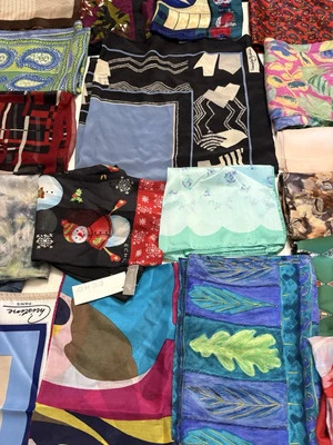 Lote De Colección De 30 Bufandas Seda Y Poliéster, Acetato Ver Descripción Para Diseñadores Foto 1 de 4