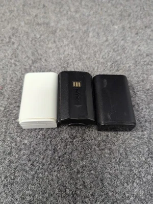 批量 3 件 Xbox 360 控制器 可充电电池 未测试 — 第 1/2 张图片