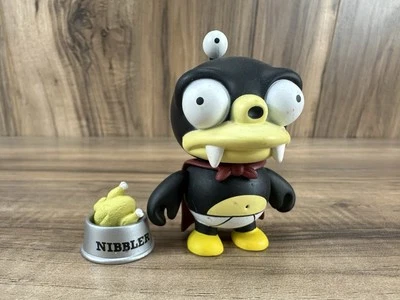 Kidrobot FUTURAMA NIBBLER 3" Vinyl Figure Toy With Bowl Cape And Chicken 2009 - Image 1 of 4