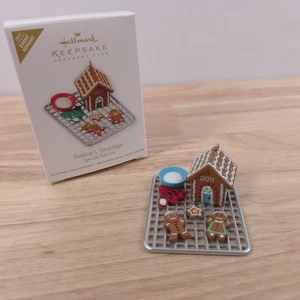 Hallmark TRATAMIENTOS DE TEMPORADA Adorno Galletas Hornear Recuerdo 2011 Evento Repintado - Imagen 1 de 9