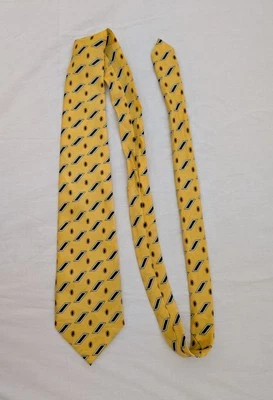 Corbata para hombre Marco Polo estilo italiano amarilla hecha en Corea 100 % poliéster  Foto 1 de 4