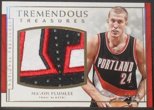 Trail Blazers Mason Plumlee 2016-17 National Treasures Tremendous Patch (06/10) - Imagen 1 de 2