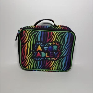 A For Adley Lunchbox Shop Adley esclusiva stampa zebrata arcobaleno grafica pirata - Foto 1 di 10