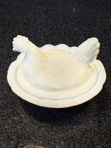 Chicken on Nest - Milk White Glass - Wilkerson Glass Hen Mini - Picture 1 of 5