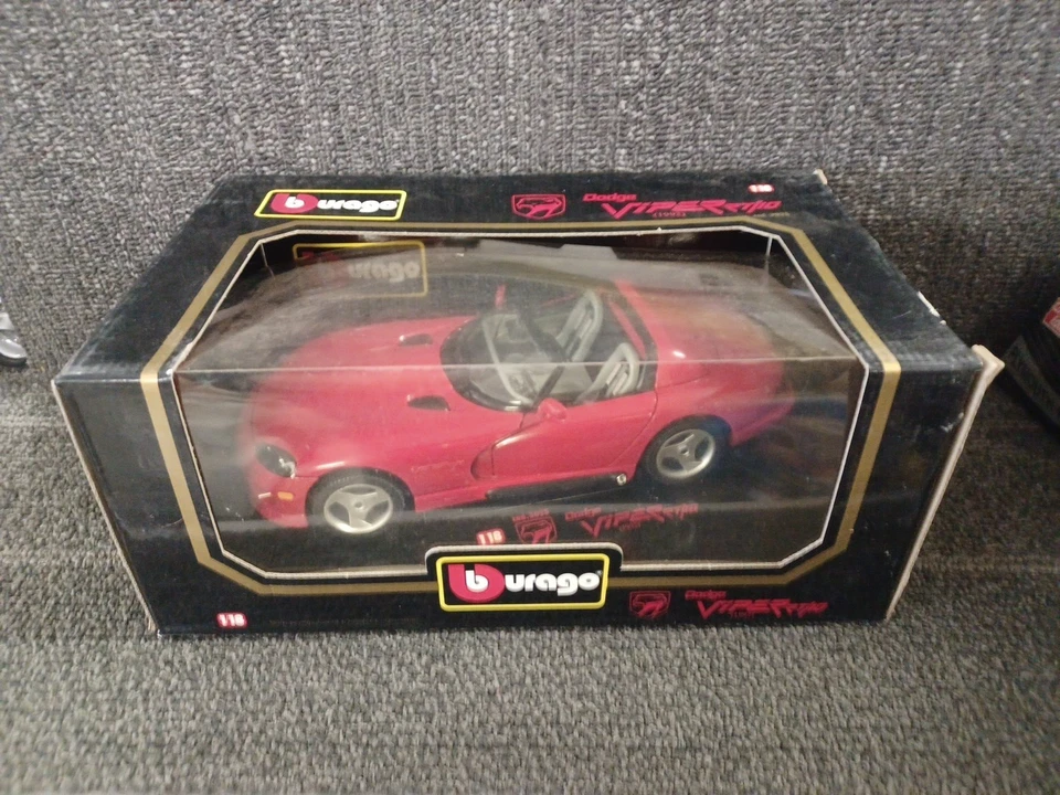 Coche modelo fundido a presión Bburago Dodge Viper RT/10 1992 rojo vintage nuevo en caja Foto 1 de 1