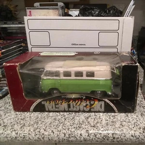 Yat Ming Road Signature 1962 Volkswagen Microbus, Mint Green, Deluxe, 1:18 Scale - Picture 1 of 7