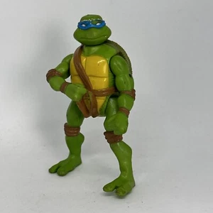 Leonardo TMNT McDonalds Toy 2005 Teenage Mutant Ninja Turtles kicking Figure - Picture 1 of 2