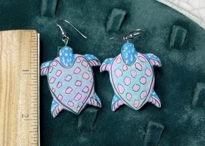 Hand Painted Wood Sea Turtle Earrings Dangle Drop Jewelry Ocean Surf aloha - Picture 1 of 3