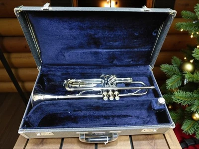 Trompete The Martin Deluxe Elkhart-Indiana com OHC por volta de 1966 - Imagem 1 de 4