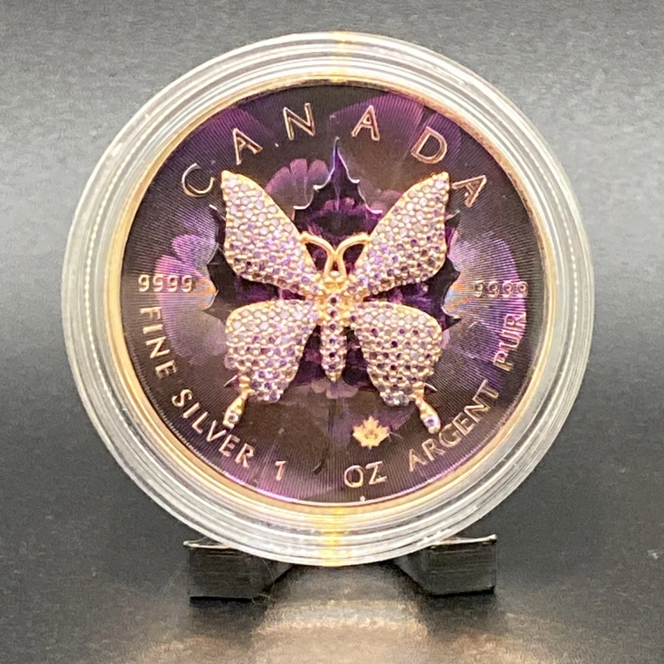 Hoja de arce de plata con joyas de Swarovski de 1 OZ “MARIPOSA NOCTURNA” - SOLO 100 HECHO Foto 1 de 4