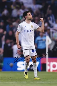 Calcio - Ilia Gruev - Fotografia 12x8 pollici firmata a mano - Leeds United - Certificato di autenticità - Foto 1 di 1