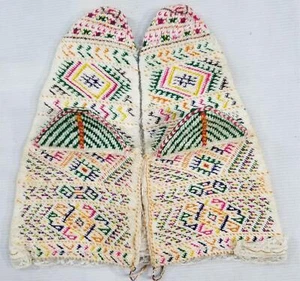 Antiguo par de calcetines de lana multicolor tejidos a mano 28x27 cm - Imagen 1 de 6