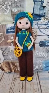 Gestrickte Puppe - Bild 1 von 3