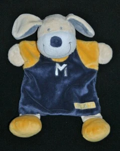 Doudou Chien Plat VETIR GEMO Bleu Jaune Justin M Brodé Blanc TTBE - Foto 1 di 3