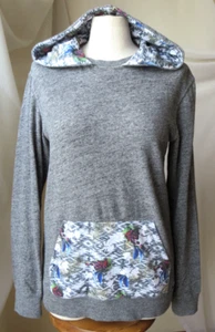 ON THE BYAS HOODIE LONG SLV GRAY PULLOVER SOFT 100% COTTON FLORAL SWEATSHIRT S - Picture 1 of 7