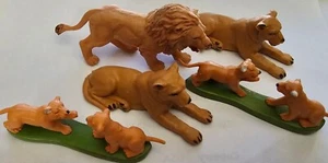 Britains #1341, 1342, 1344, Lion Family 5er Set 1973 - Bild 1 von 5