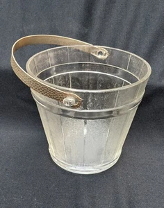 Cubo de hielo de vidrio vintage de mediados de siglo con mango estilo barril de roble - Imagen 1 de 3