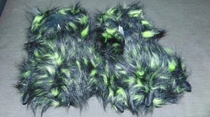 M&S Hausschuhe Junge oder Mädchen Slipper Kunstfell 'Monster' UK3 EU35,5 (Jugend) GrünNeu mit Etikett - Bild 1 von 1