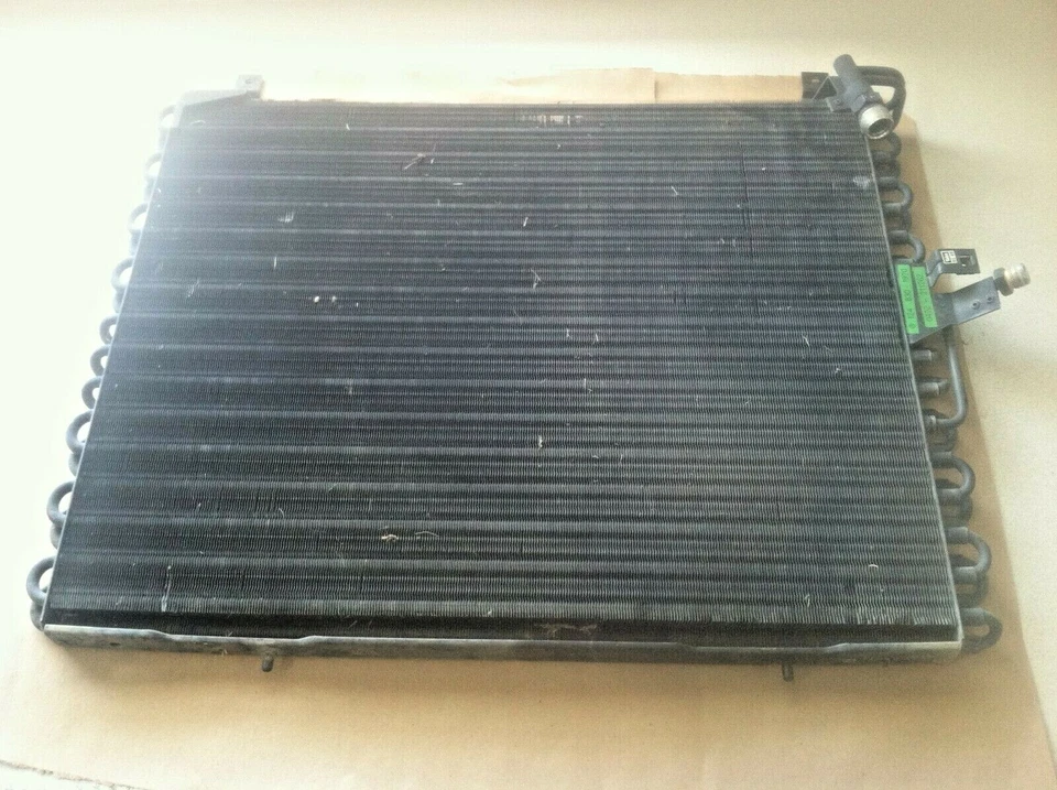 1985-92 MERCEDES-BENZ 300E W124 ~ CONDENSER ~ A1248300870 - Image 1 of 4