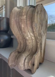 Antik geschnitzt beunruhigte architektonische Kragsteine Fragment alte funky abplatzende Farbe - Bild 1 von 18