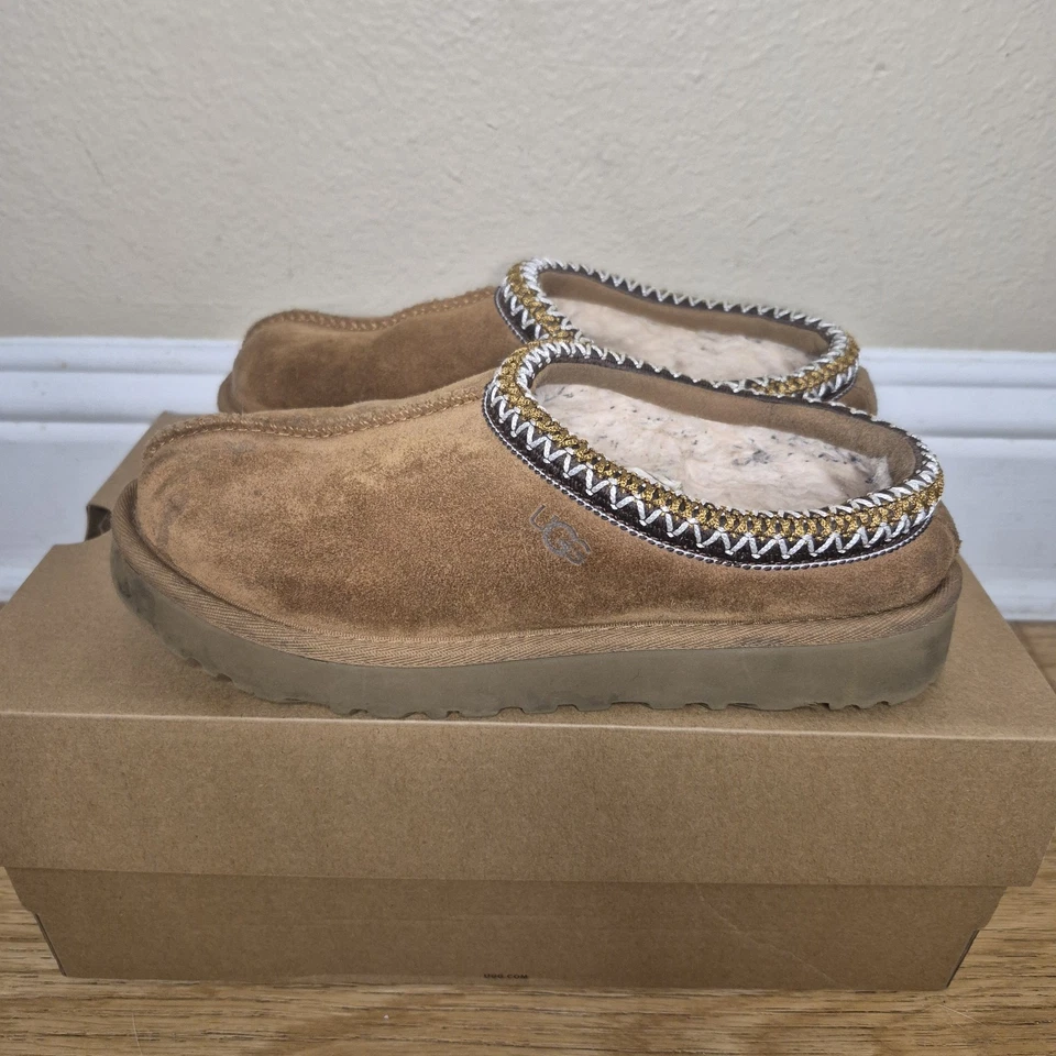 Zapatilla para mujer UGG Tasman sin cordones piel de oveja castaño 7 Foto 1 de 4