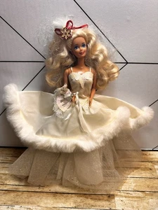 Happy Holiday Special Edition 1989 Barbie Mattel weiß schimmerndes Kleid Fellbesatz - Bild 1 von 5