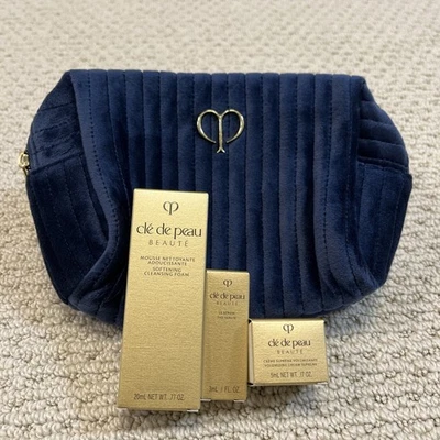 Cle De Peau Travle muestra 3 piezas suero crema limpiador y bolsa Foto 1 de 4