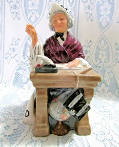 VINTAGE ROYAL DOULTON FIGURINE "SCHOOLMARM" HN2223 - Picture 1 of 8