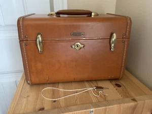 Vintage Samsonite Schwayder TRAIN CASE Streamlite 4612 Brown Luggage w/ Key - Picture 1 of 12