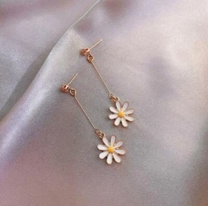 White Flower Daisy Chrysanthemum Rose Gold GP Stud Dangle Earrings - Picture 1 of 3