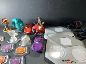 Disney Infinity + 2 Portalpads + 6 Figuren Disney Woody Cars Monster Pirat - Bild 1 von 7