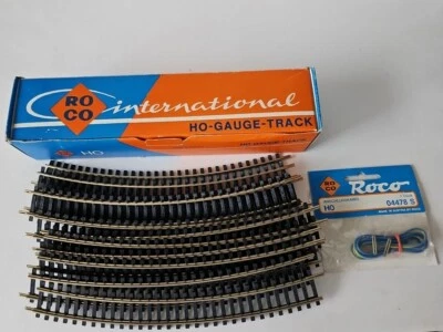 Roco 12 Piece 4430 Curved Track & 04478 S Electrical Wire - Image 1 of 4