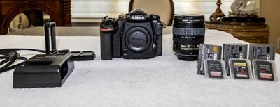 Nikon D500 20.9MP DSLR w/69976 shutter cnt, 18-70 f3.5-4.5 lens, Accessories - Image 1 of 4