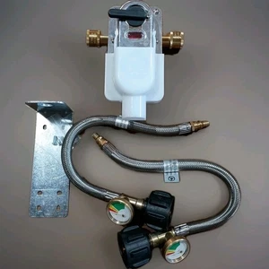 2-Stage Automatic Changeover LP Propane Gas Regulator with Two RV Pigtails - Bild 1 von 4