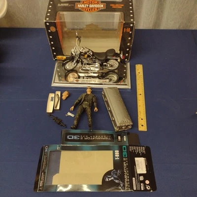 Figura de acción Galleria 2017 NECA motocicleta Terminator 2 Judgement Day 3D T-800 Foto 1 de 4