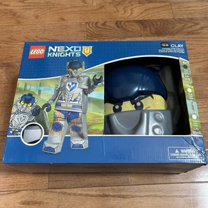 **Nuovo** Lego Nexo Knights Clay Prestige Deluxe Costume da Ragazzo - Piccolo (4/6) - Foto 1 di 3